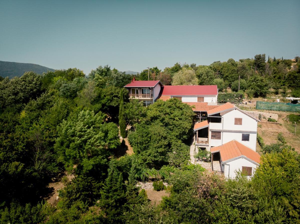 Villa Barbara Vrlika Exterior photo